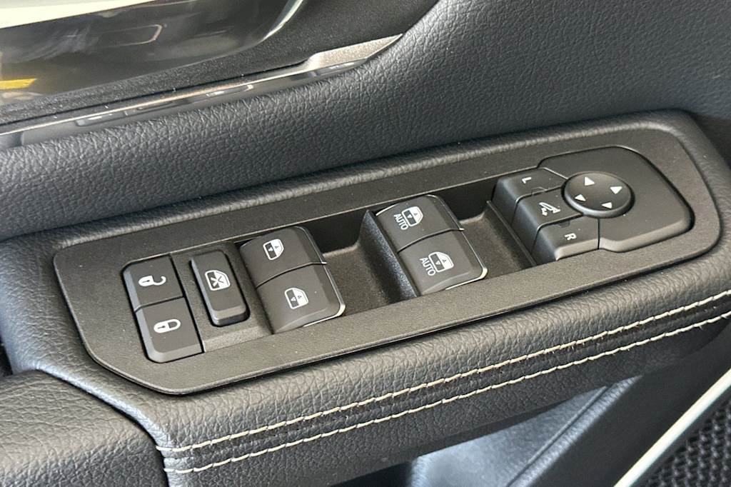 Thumbnail: 2026 RAM 1500 - 19