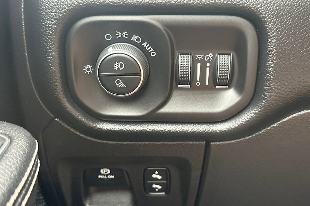 Thumbnail: 2019 RAM 1500 - 33