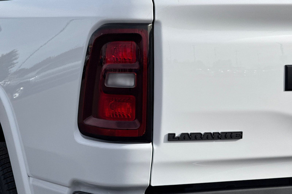 Thumbnail: 2026 RAM 1500 - 32