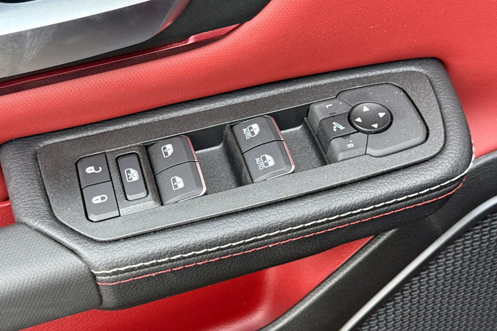 Thumbnail: 2026 RAM 1500 - 19