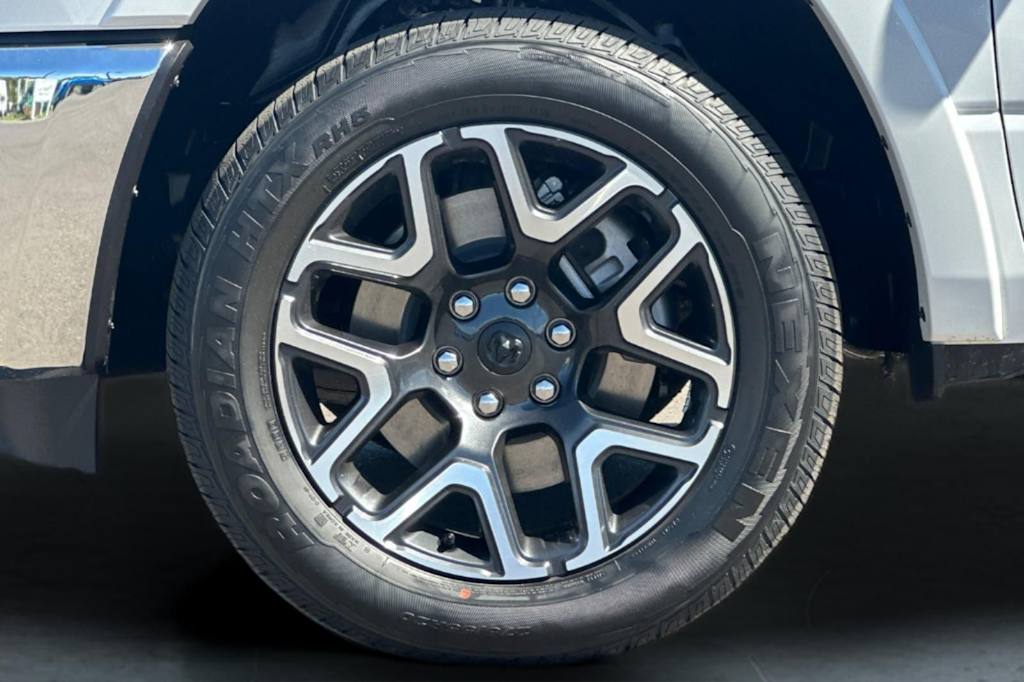 Thumbnail: 2026 RAM 1500 - 7