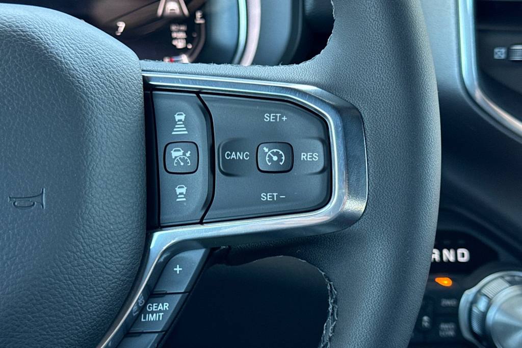 Thumbnail: 2025 RAM 1500 - 28