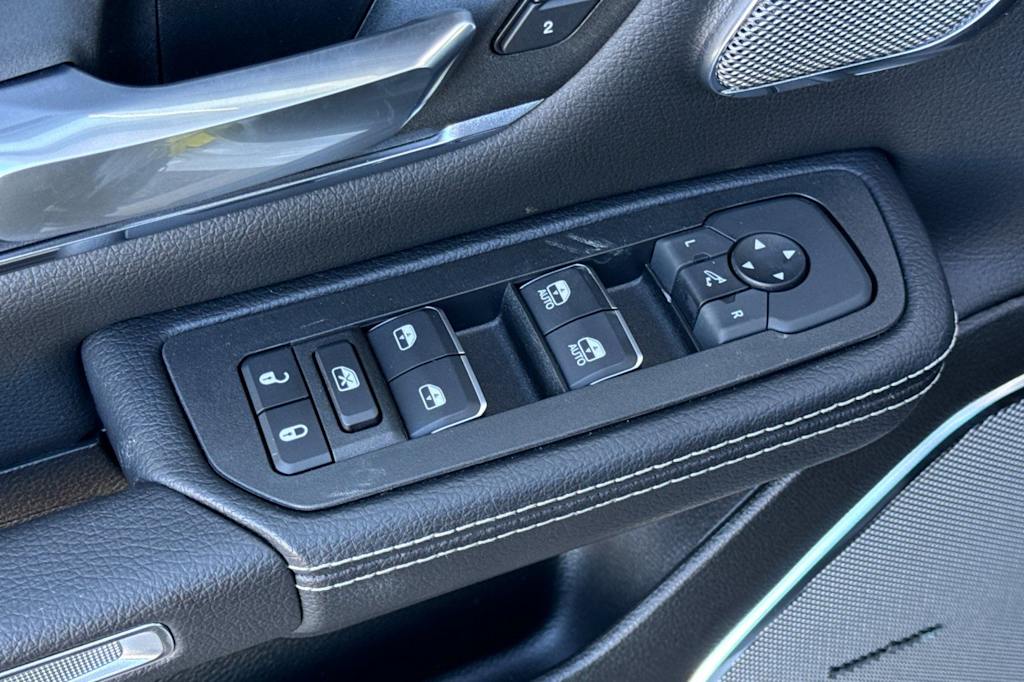 Thumbnail: 2025 RAM 1500 - 19