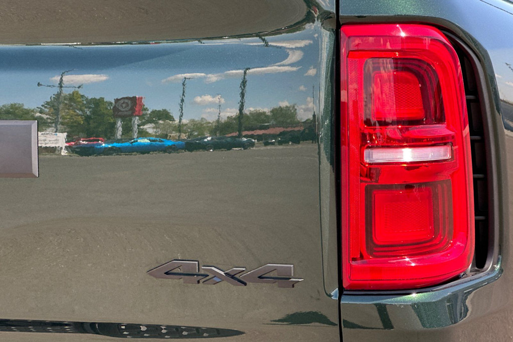 Thumbnail: 2026 RAM 1500 - 32
