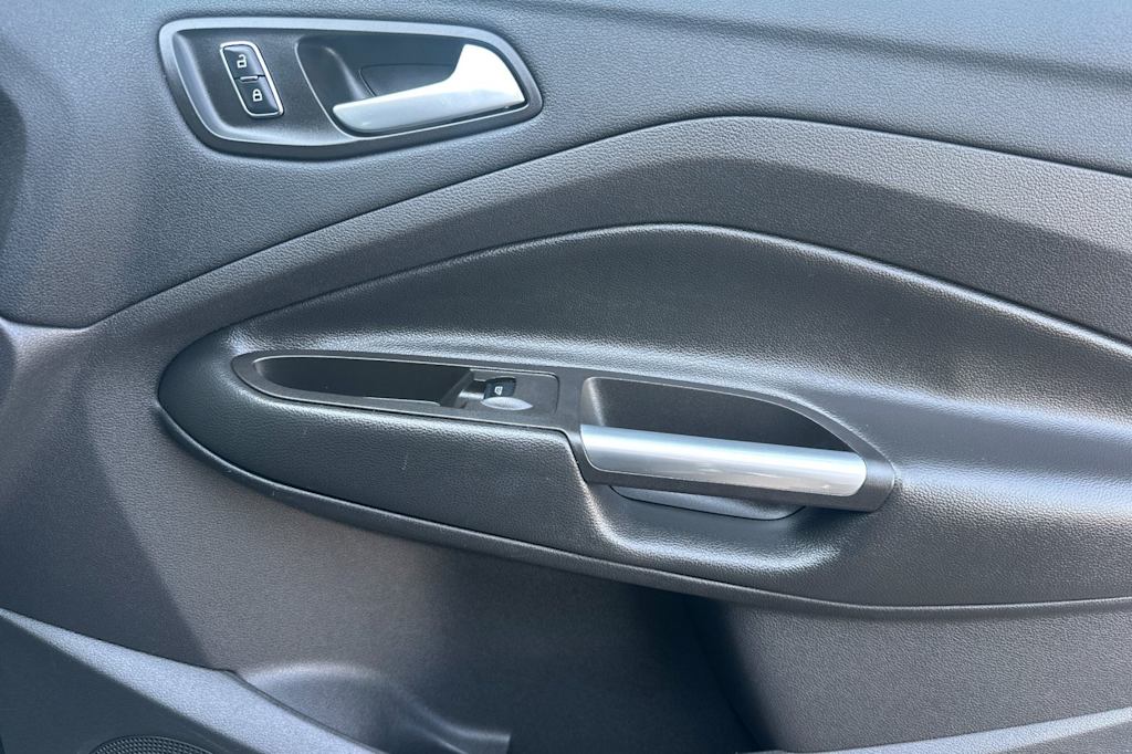 Thumbnail: 2016 Ford Escape - 24