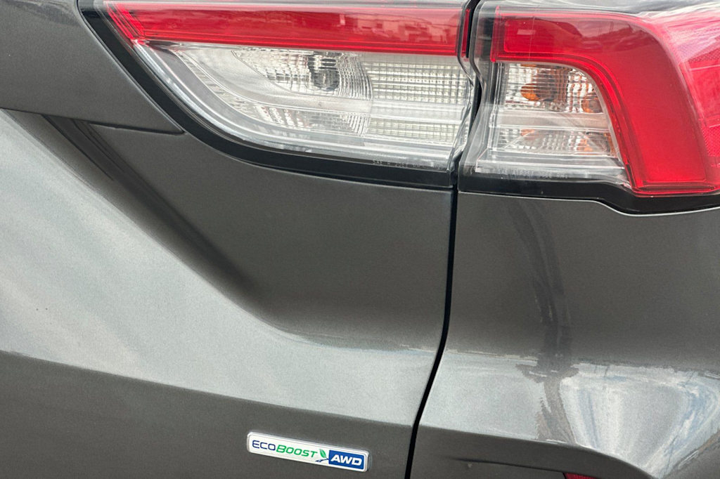 Thumbnail: 2020 Ford Escape - 32