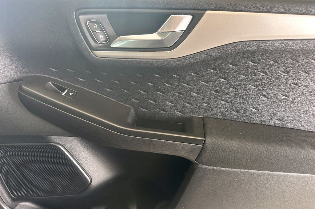 Thumbnail: 2020 Ford Escape - 25