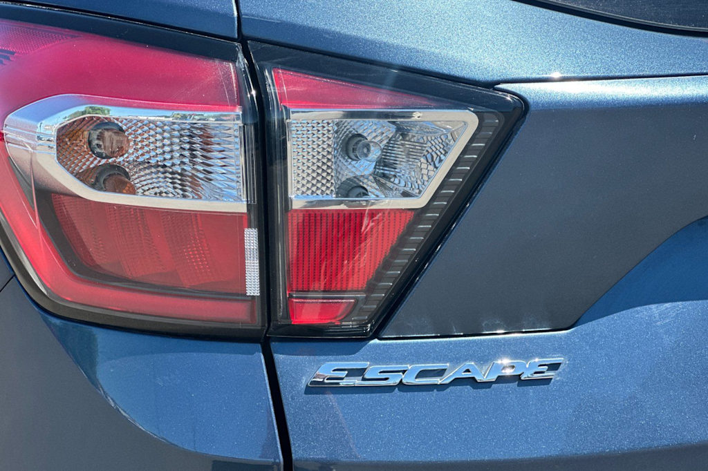 Thumbnail: 2018 Ford Escape - 31
