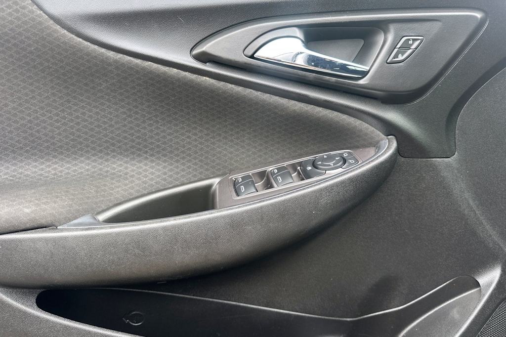 Thumbnail: 2020 Chevrolet Malibu - 20