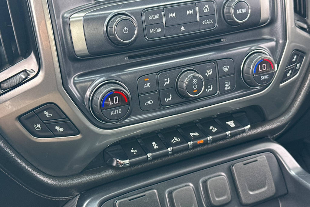 Thumbnail: 2019 Chevrolet Silverado 3500 - 25