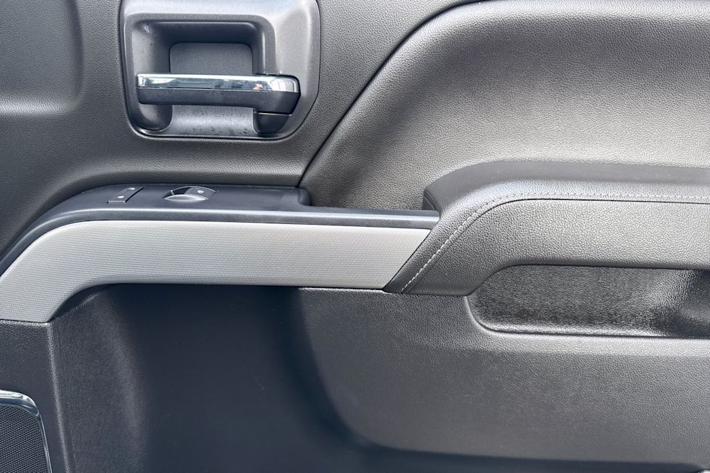 Thumbnail: 2019 Chevrolet Silverado 3500 - 22