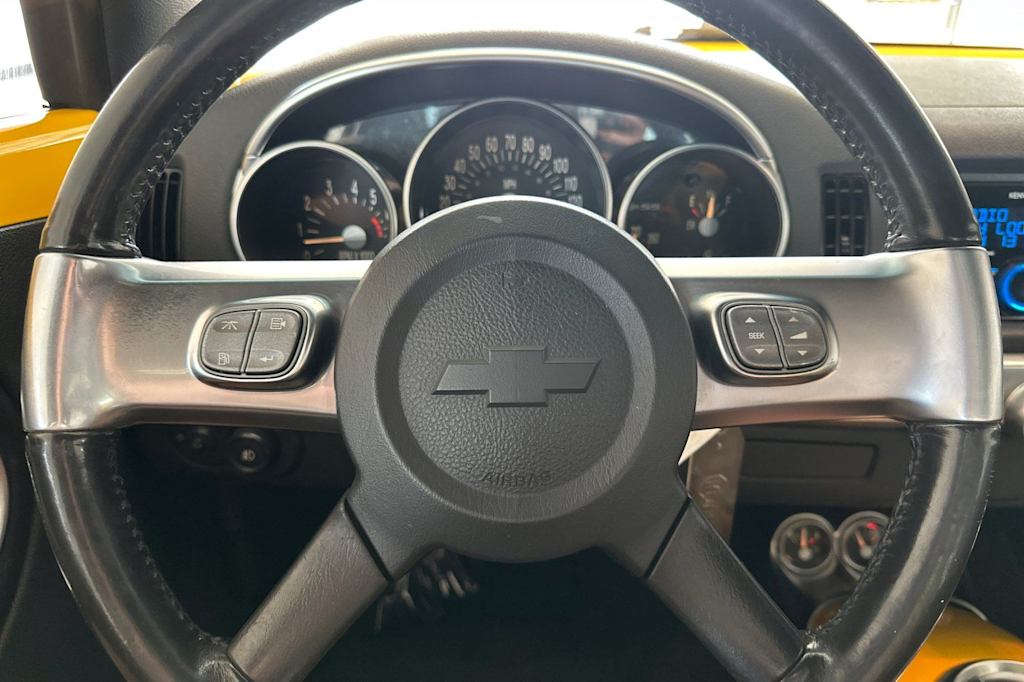 Thumbnail: 2004 Chevrolet SSR - 11