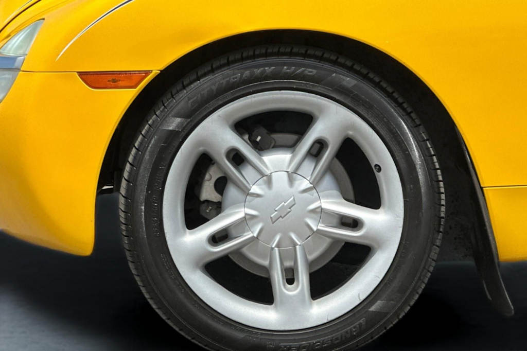 Thumbnail: 2004 Chevrolet SSR - 6