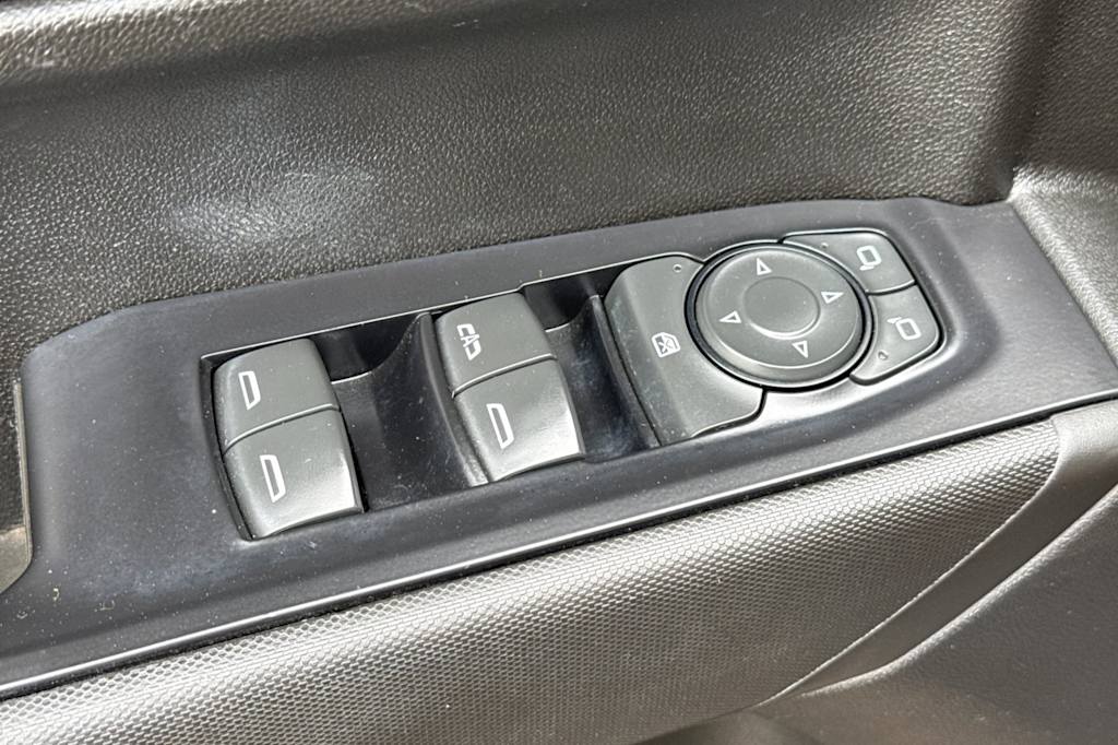 Thumbnail: 2019 Chevrolet Silverado 1500 - 19