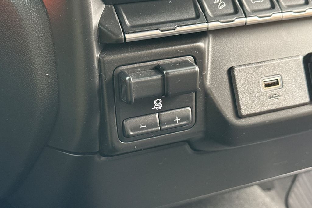 Thumbnail: 2019 Chevrolet Silverado 1500 - 32