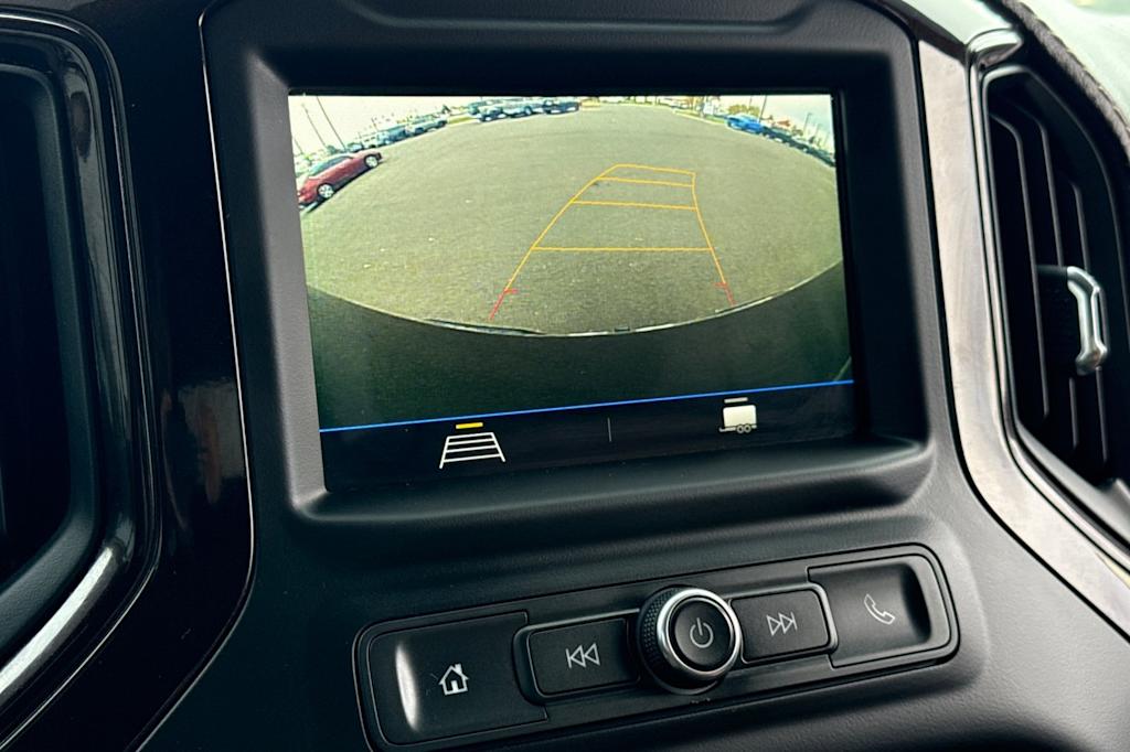 Thumbnail: 2019 Chevrolet Silverado 1500 - 23