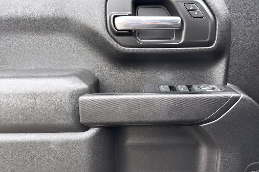 Thumbnail: 2019 Chevrolet Silverado 1500 - 18