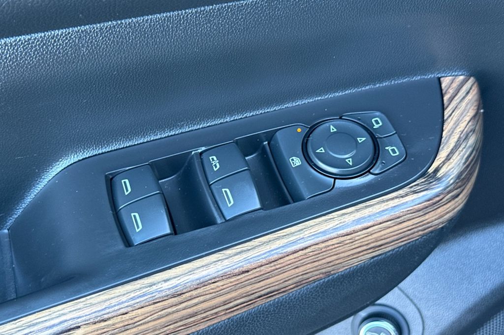 Thumbnail: 2019 GMC Acadia - 21