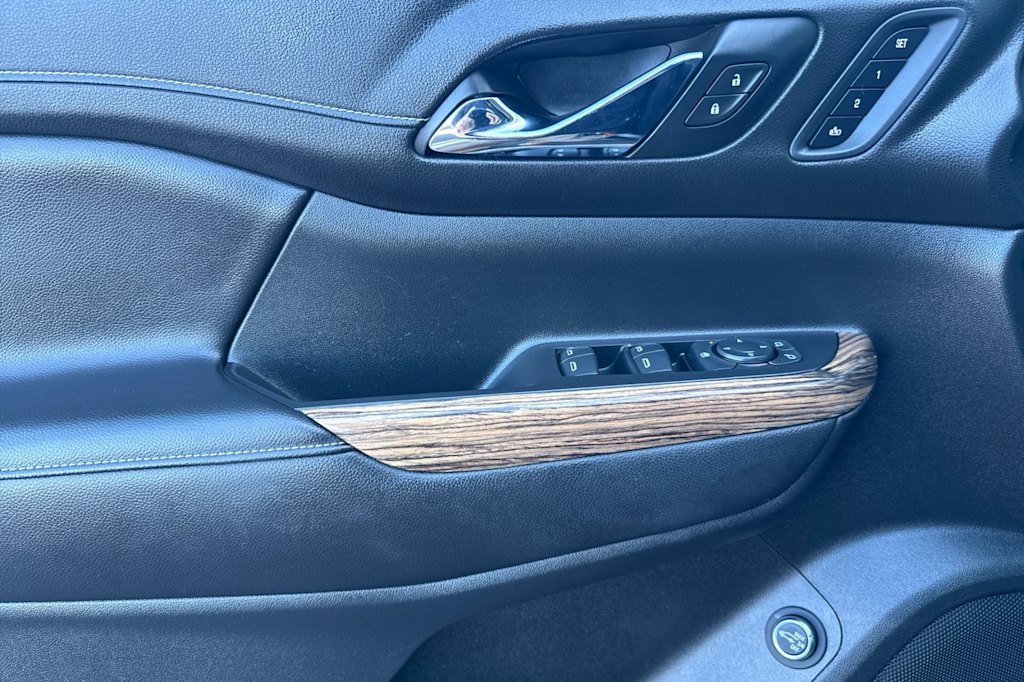 Thumbnail: 2019 GMC Acadia - 20