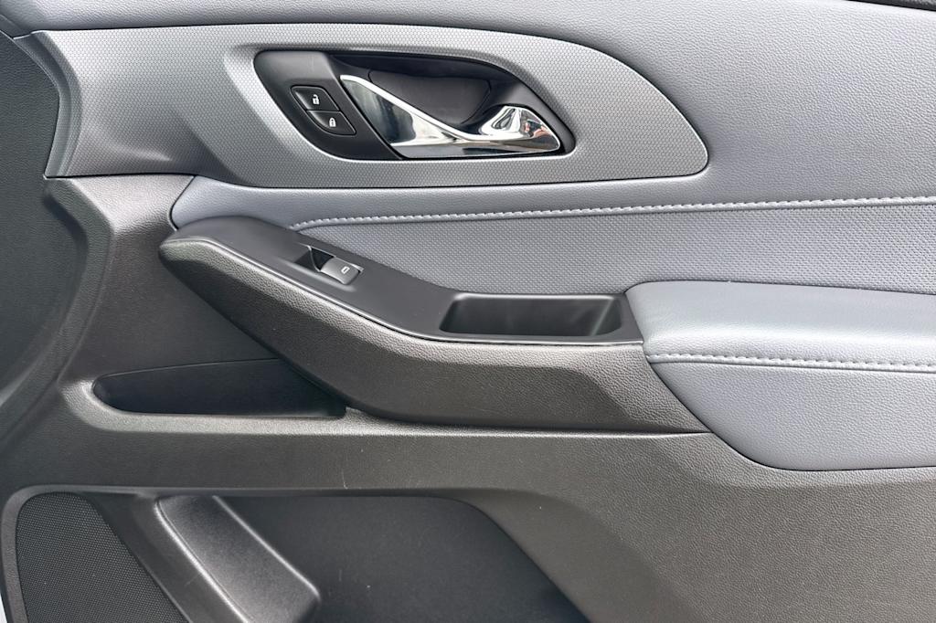 Thumbnail: 2021 Chevrolet Traverse - 25