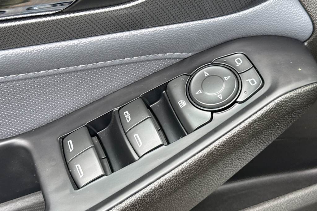 Thumbnail: 2021 Chevrolet Traverse - 21