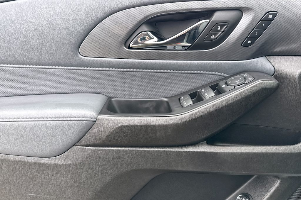 Thumbnail: 2021 Chevrolet Traverse - 20