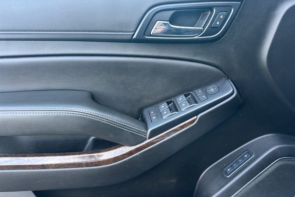 Thumbnail: 2020 Chevrolet Tahoe - 20