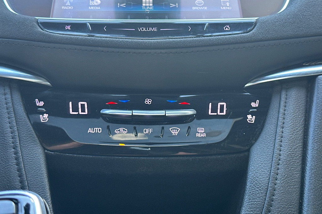 Thumbnail: 2017 Cadillac XT5 - 26