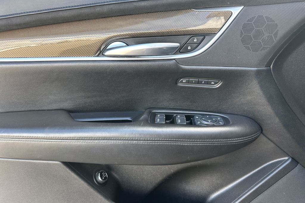 Thumbnail: 2017 Cadillac XT5 - 20