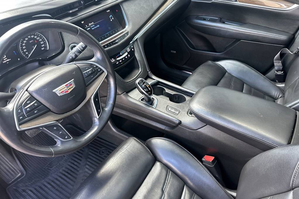 Thumbnail: 2017 Cadillac XT5 - 8