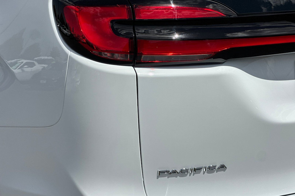 Thumbnail: 2027 Chrysler Pacifica - 34