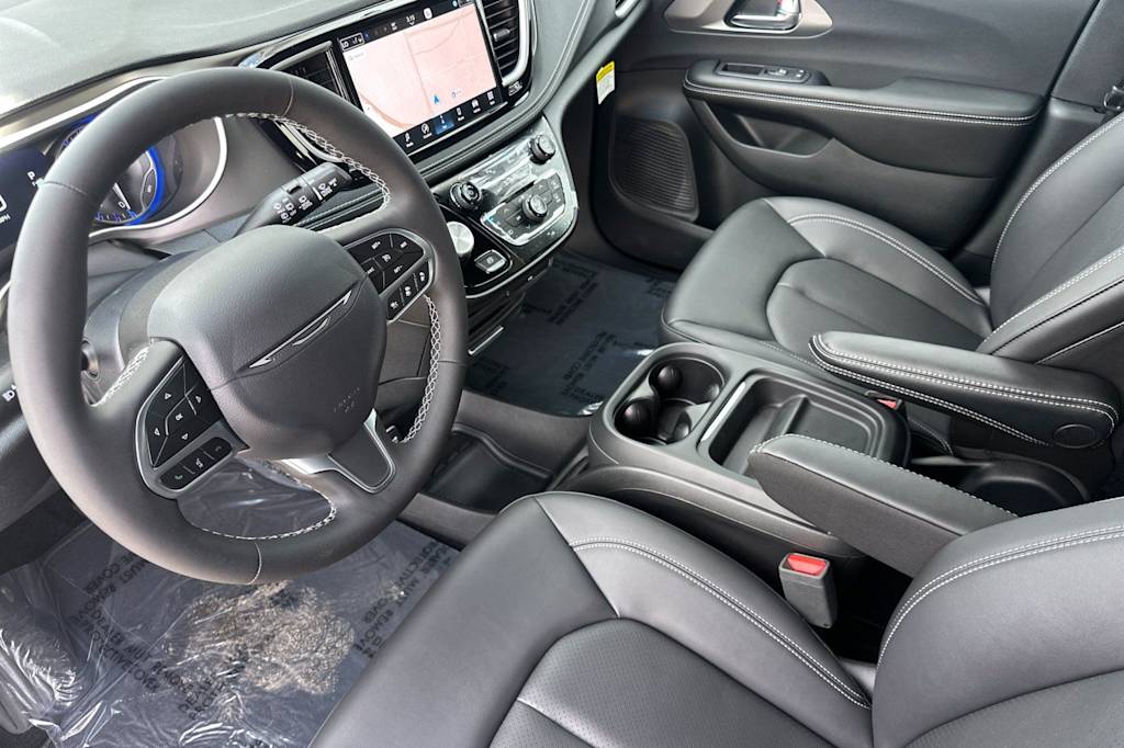 Thumbnail: 2027 Chrysler Pacifica - 9