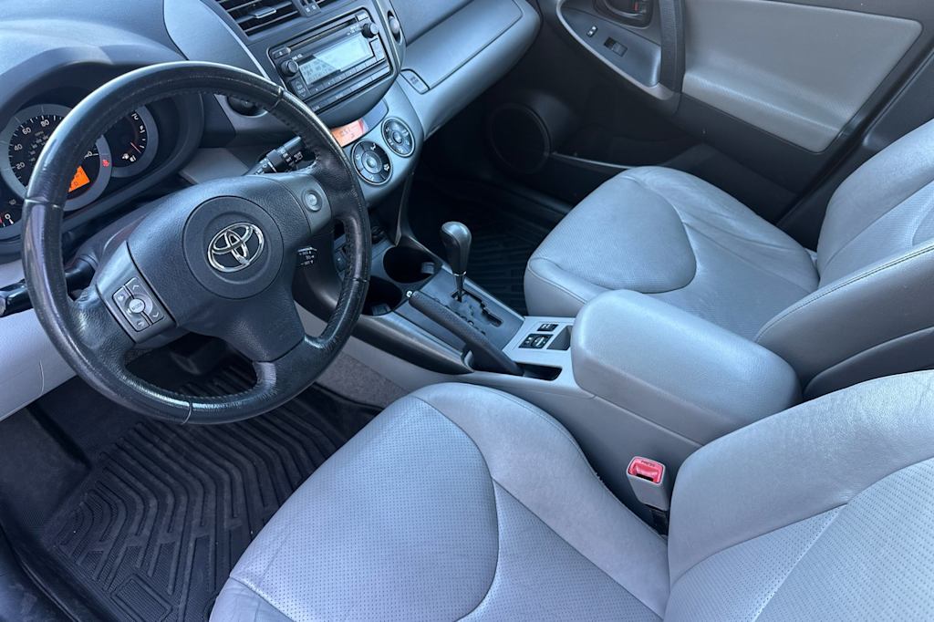 Thumbnail: 2012 Toyota RAV4 - 8