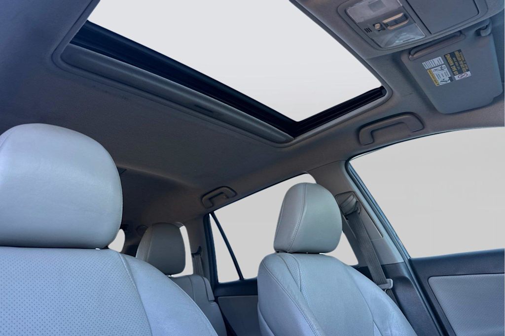 Thumbnail: 2012 Toyota RAV4 - 21