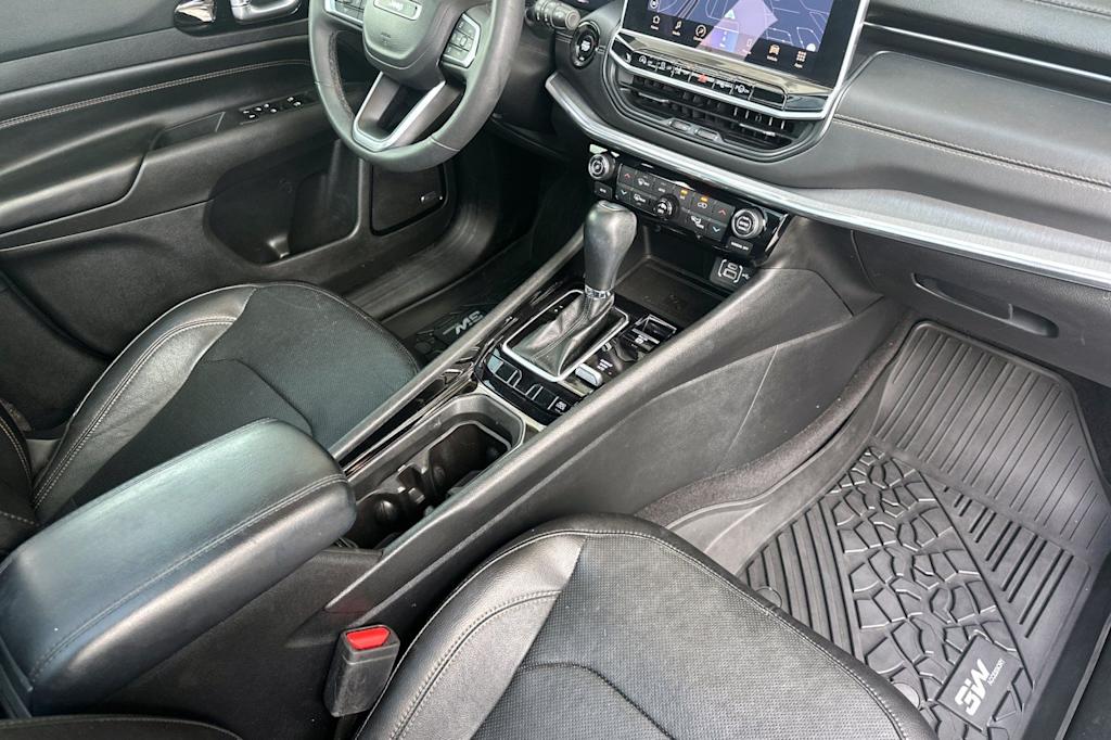 Thumbnail: 2023 Jeep Compass - 10