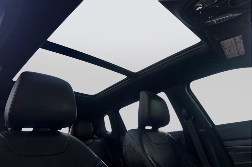 Thumbnail: 2023 Jeep Compass - 22