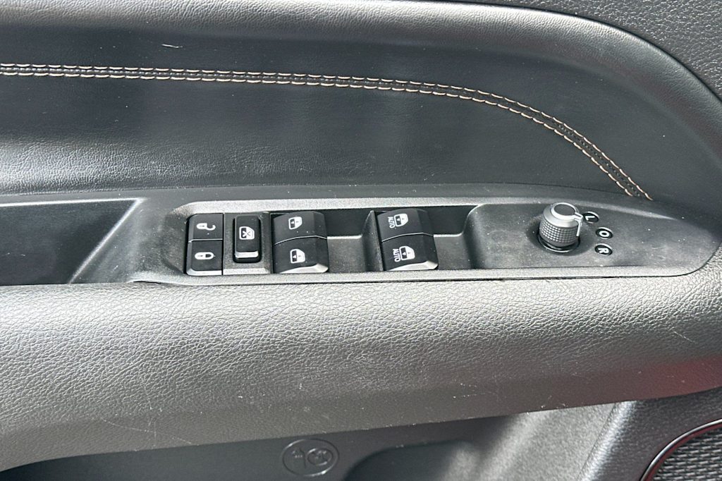 Thumbnail: 2023 Jeep Compass - 21