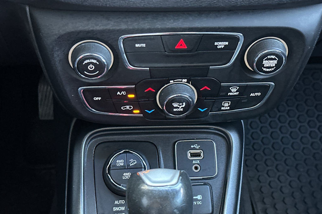 Thumbnail: 2018 Jeep Compass - 26