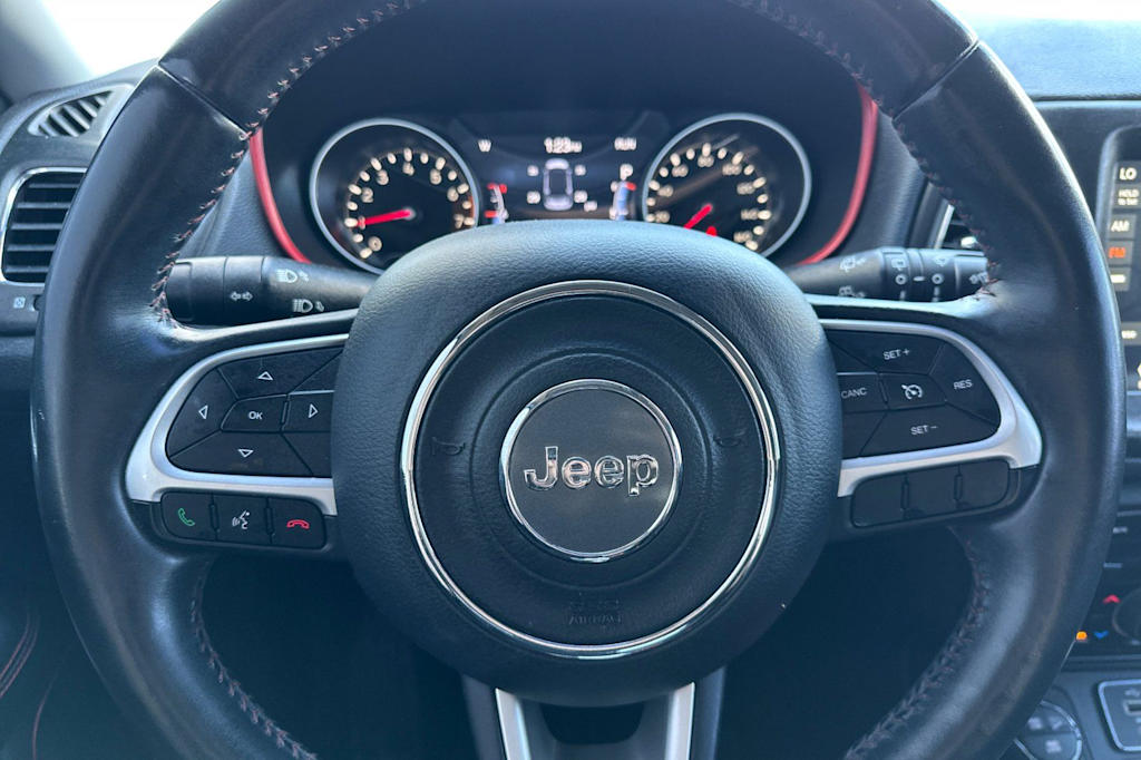 Thumbnail: 2018 Jeep Compass - 12