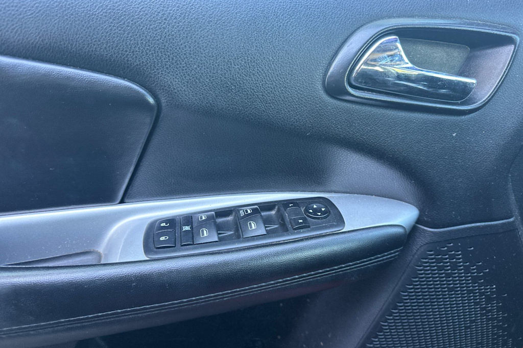 Thumbnail: 2019 Dodge Journey - 21
