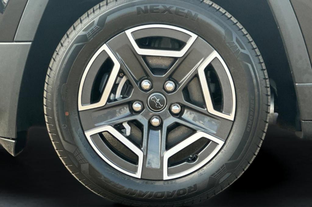 Thumbnail: 2026 Jeep Cherokee - 8