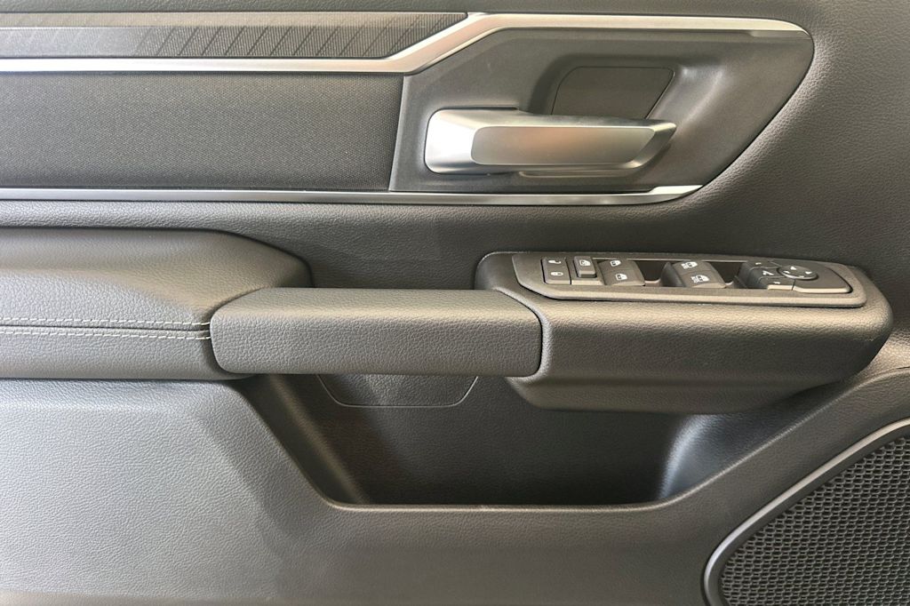 Thumbnail: 2026 RAM 1500 - 19