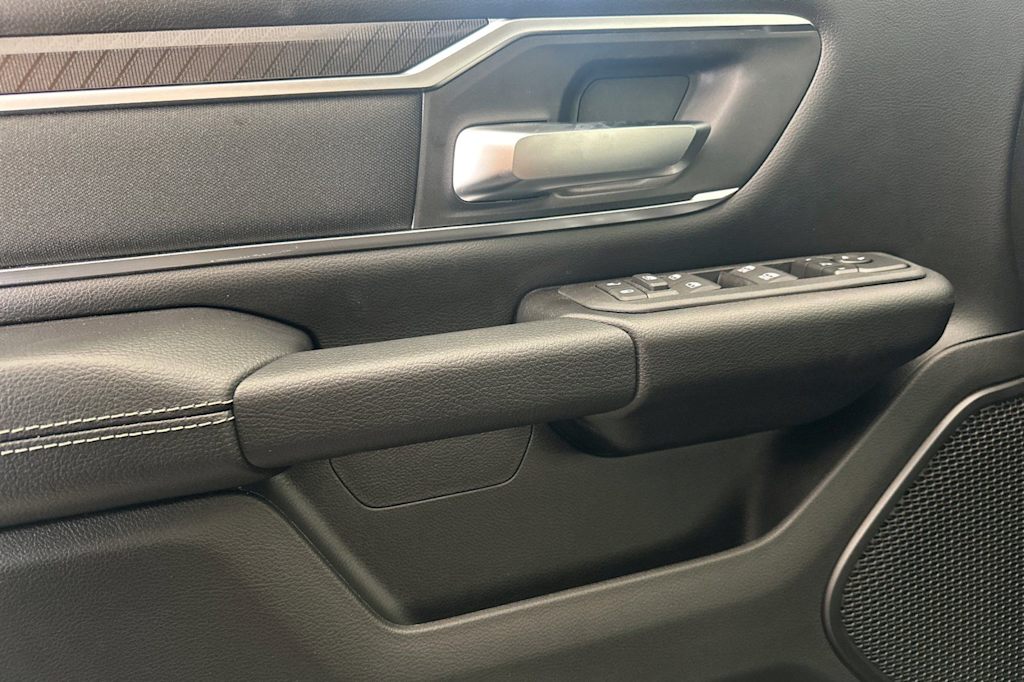 Thumbnail: 2026 RAM 1500 - 19