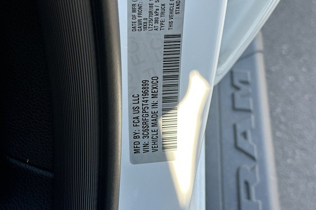 Thumbnail: 2026 RAM 1500 - 15