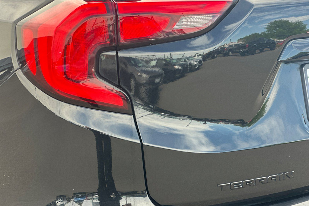 Thumbnail: 2020 GMC Terrain - 32