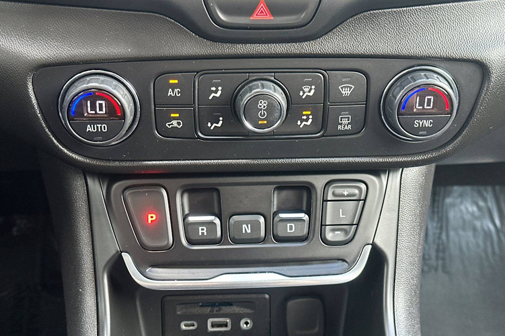 Thumbnail: 2020 GMC Terrain - 25
