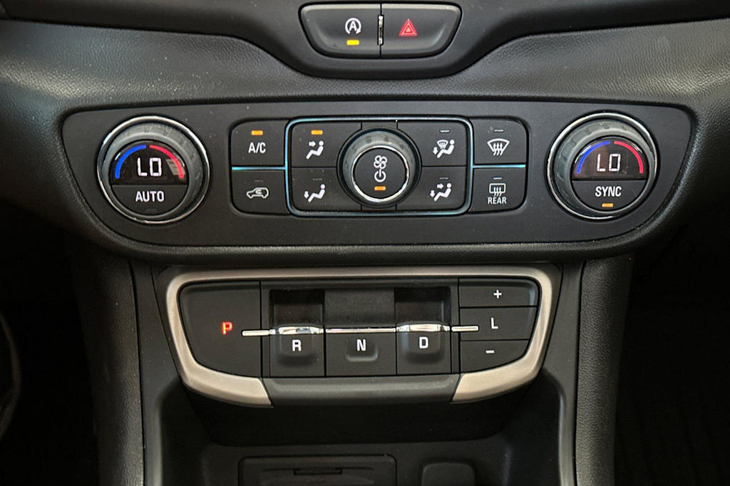 Thumbnail: 2022 GMC Terrain - 25