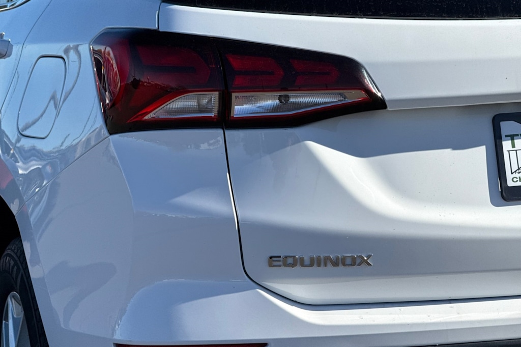 Thumbnail: 2023 Chevrolet Equinox - 32