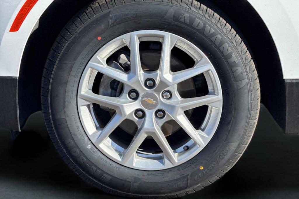 Thumbnail: 2023 Chevrolet Equinox - 7