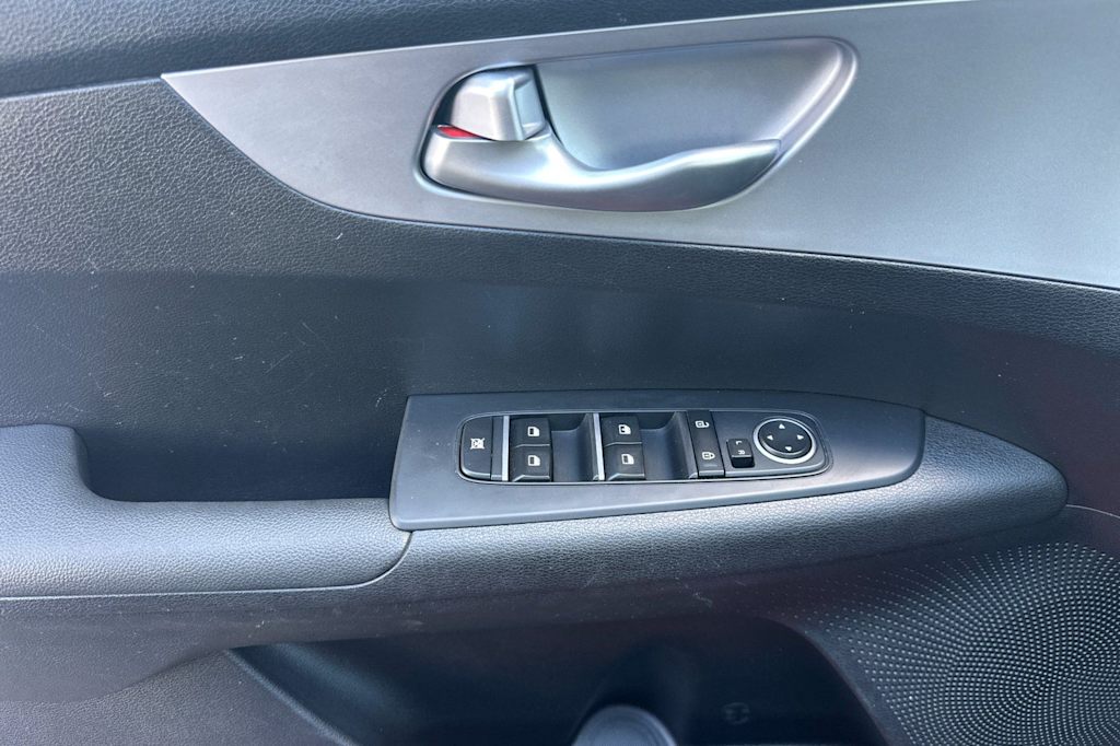 Thumbnail: 2024 Kia Forte - 20